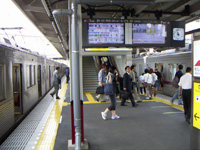芷i